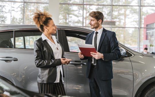 6 Essential Tips to Know for Buying a Car at the End of the Year